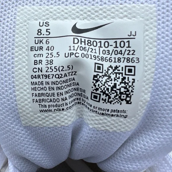 Nike Air Max Classic White and Black Sneakers - Picture 6 of 6